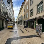 Downtown Flat With Design And Comfort At Downtown, 3rd-floor No Lift Apartman Lisboa