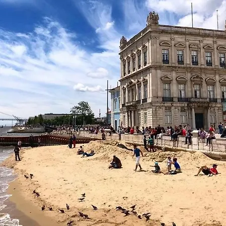 Downtown Flat With Design And Comfort At Downtown, 3rd-floor No Lift شقة Lisboa