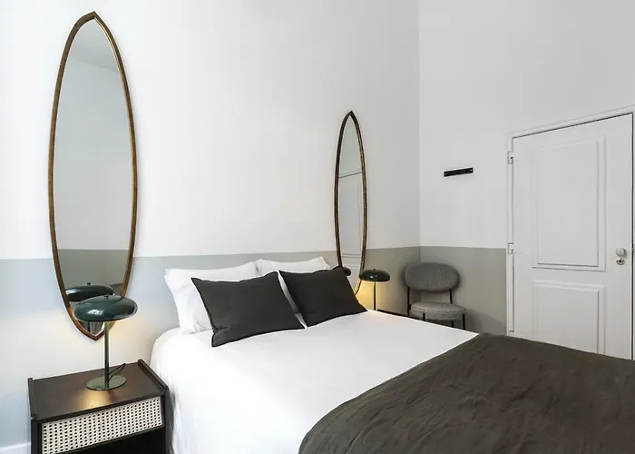 아파트 Downtown Flat With Design And Comfort At Downtown, 3rd-floor No Lift 리스본